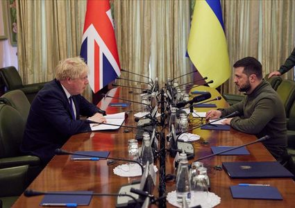 زيلينسكي "حزين" بعد استقالة جونسون