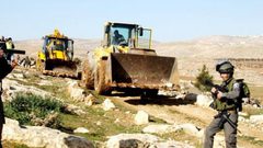 القدس: الاحتلال يجرف أرضا في بلدة النبي صموئيل