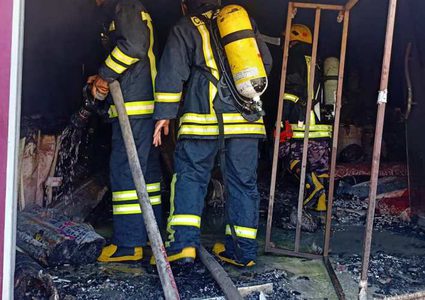 إصابة بالاختناق في حريق محل لبيع السجاد بمدينة جنين