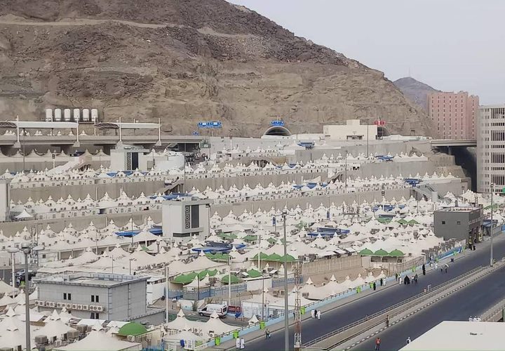 حجاج فلسطين يتوافدون إلى مشعر منى لرمي الجمرة الصغرى