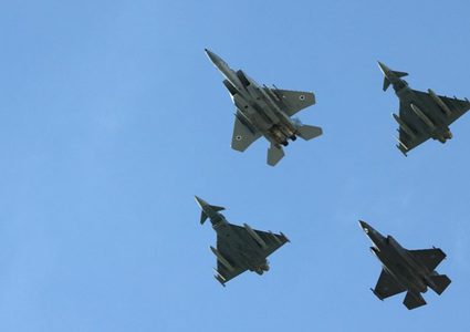 جيش الاحتلال يعلن بدء تمرينات جوية عسكرية استعدادًا لاستقبال بايدن