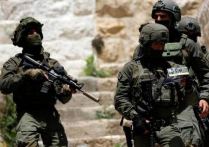 قوات الاحتلال يشن حملة اعتقالات في الضفة الغربية