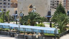 النجاح تلجأ للدوام الإلكتروني نتيجة إضراب وسائل النقل العام