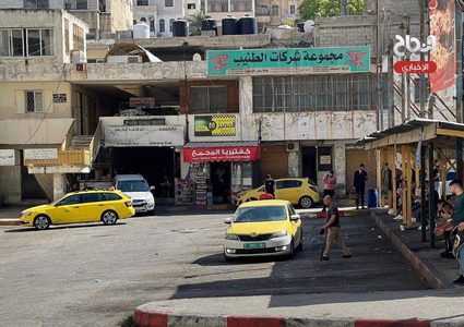 إضراب النقل العام في نابلس احتجاجا على رفع أسعار الوقود وعدم تلبية وزارة النقل والمواصلات لمطالبهم