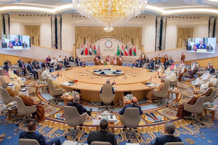 البيان الختامي لقمة جدة يؤكد ضرورة التوصل لحل عادل للصراع الفلسطيني الإسرائيلي