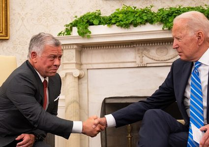 بايدن يعلن عن مساعدات مالية واستثمارات في الأردن