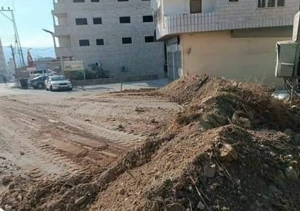 الاحتلال يغلق 4 طرق مؤدية إلى بلدة حوارة