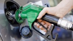 حكومة الاحتلال تتجه لتخفيض أسعار البنزين ابتداء من الشهر المقبل