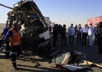 مصرع ٢٢ في حادث سير مروع في مصر