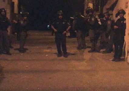 مستوطن يقتحم مسجدا في القدس