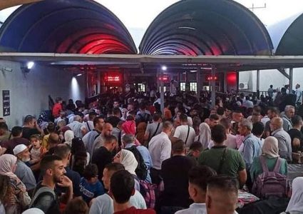 الشيخ:نجري اتصالات مكثفة لحل مشكلة معبر الكرامة