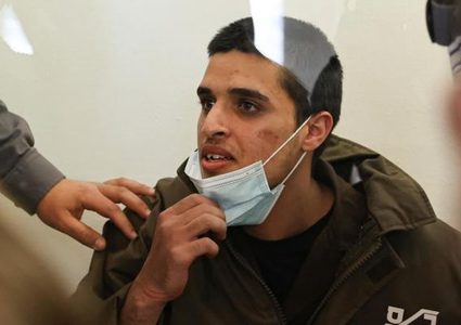 محكمة الاحتلال تؤجل النظر في أمر تمديد عزل الأسير مناصرة