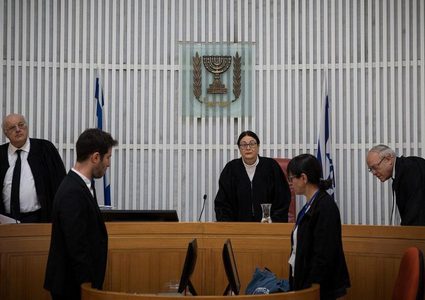 محكمة الاحتلال العليا تجيز سحب المواطنة من "مدانين بالمس بأمن الدولة"