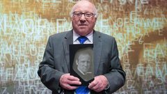 وفاة أحد أساطير كرة القدم الألمانية