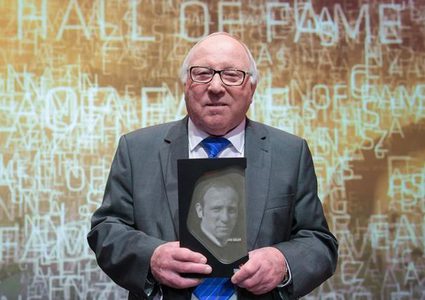 وفاة أحد أساطير كرة القدم الألمانية