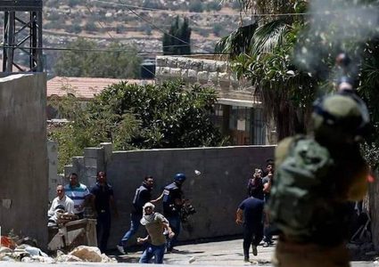 إصابات بالرصاص والاختناق في مسيرة كفر قدم الأسبوعية