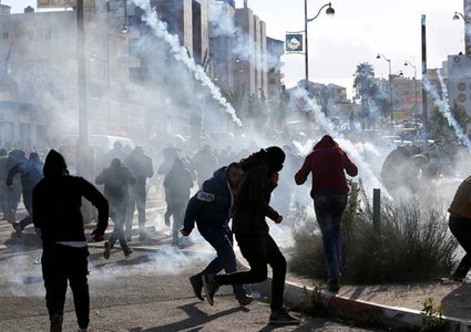 إصابات بالاختناق خلال مواجهات مع الاحتلال في الخليل