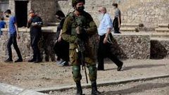 مستوطنون يقتحمون موقع تل أريحا الأثري