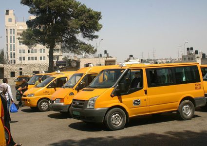 "المواصلات" تكشف عن قرار ملزِم لسائقي المركبات العمومية بشأن تشغيل المُكيف