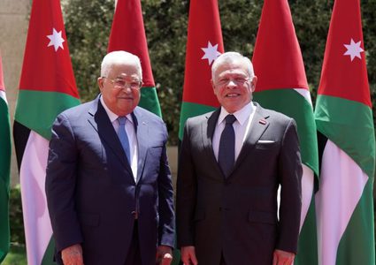 الرئيس الفلسطيني يجتمع مع العاهل الأردني