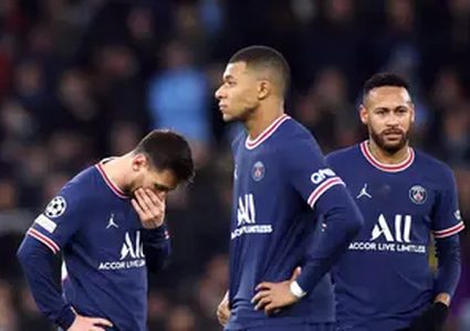 منع نجوم باريس من استخدام هواتفهم