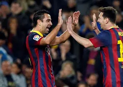 تشافي يطلب من لابورتا إعادة ميسي