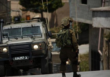 الاحتلال يقتحم قرى شمال شرق جنين ويداهم محال تجارية