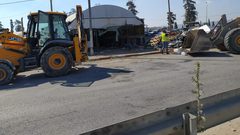 الاحتلال يهدم عددا من المنشآت التجارية قرب حاجز الجلمة شمال جنين