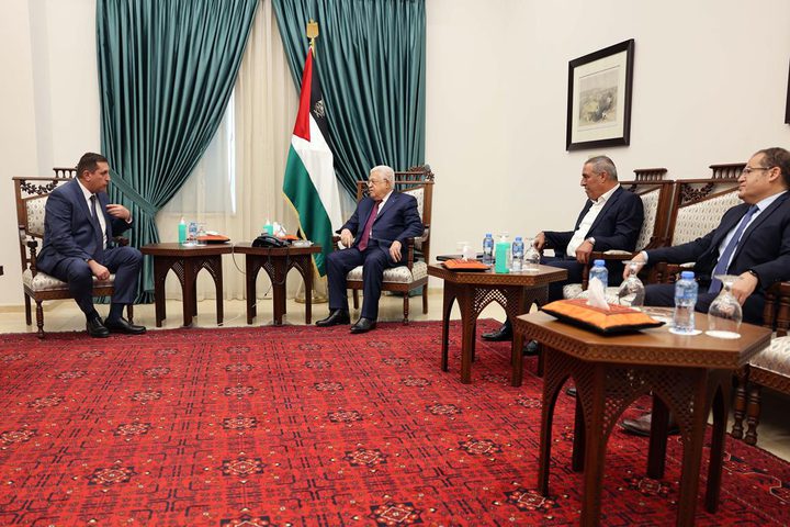 الرئيس محمود عباس يستقبل المبعوث الروسي