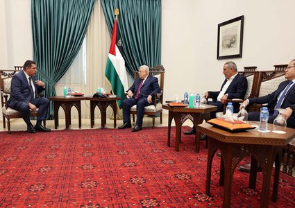 الرئيس محمود عباس يستقبل المبعوث الروسي