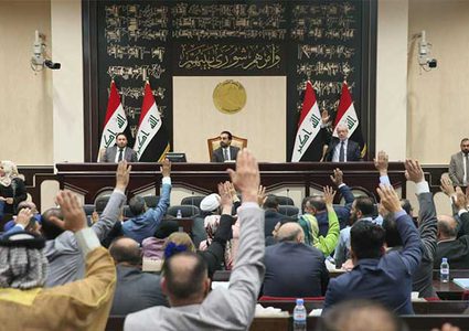 اقتحام البرلمان.. الصدر يوجه بالانسحاب والمالكي يحذر