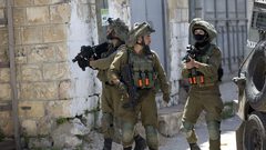 وحدة خاصة اسرائيلية تختطف شابا من مخيم الدهيشة