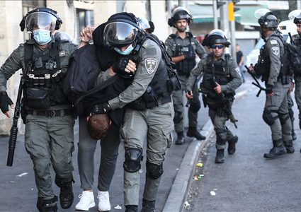 الاحتلال يعتقل شابا من البلدة بالقديمة بالقدس