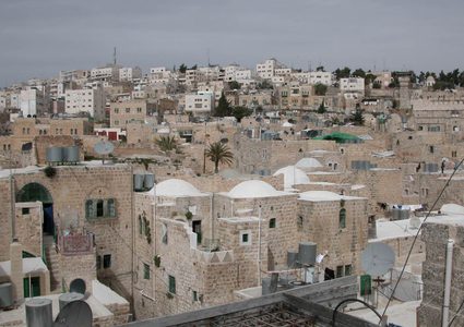 "الخارجية" تحذر من المخاطر المترتبة على عمليات تهويد البلدة القديمة بالخليل