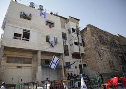 مستوطنون يستولون على منزل في البلدة القديمة من الخليل