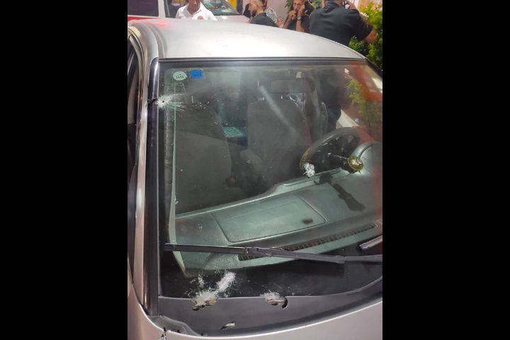 ٣ إصابات واحتجاز مواطن على حاجز حوارة