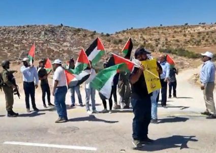 رام الله: إصابات خلال مواجهات مع الاحتلال في بلدة "المغير"