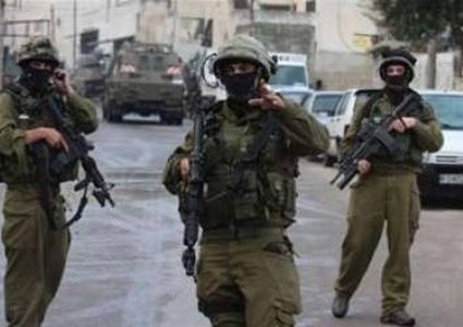 الاحتلال يداهم منازل في المنية شرق بيت لحم