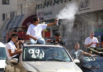 احتفالات في شوارع فلسطين ابتهاجاً بنجاح طلاب الثانوية العامة