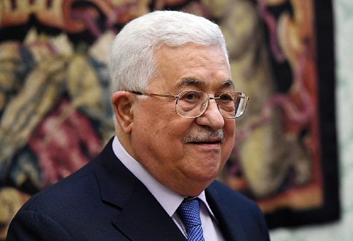 الرئيس عباس يهاتف والد الشهيد أمجد أبو عليا معزيا