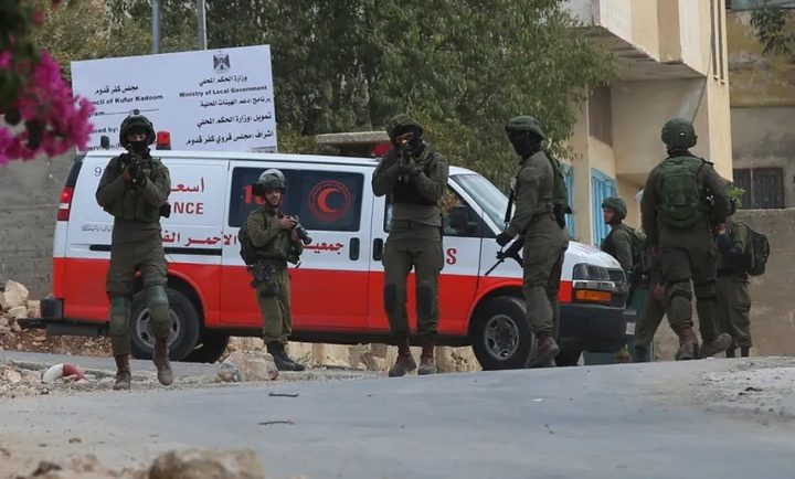 نابلس: إصابة مواطن برصاص الاحتلال واعتقال آخرين