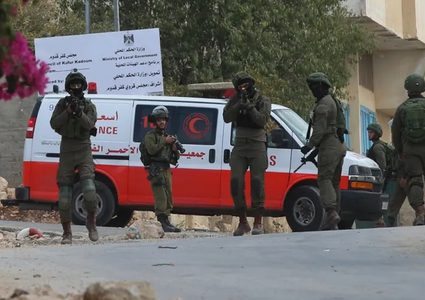 نابلس: إصابة مواطن برصاص الاحتلال واعتقال آخرين