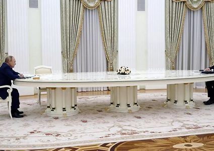 الكرملين يعلق على محادثات محتملة بين بوتين وماكرون