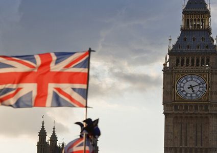 بريطانيا تخفف عقوباتها ضد روسيا في تأمين الطيران