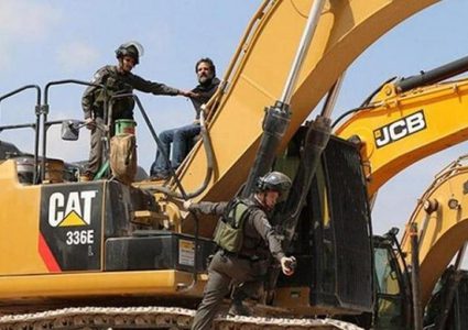 قوات الاحتلال تستولي على مضخة باطون وشاحنة غرب نابلس