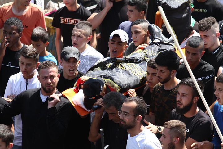 جماهير غفيرة تشيع جثمان الشهيد الكفريني في مخيم جنين
