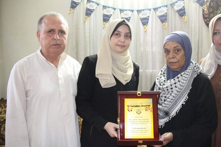 "فتح" تكرّم أوائل الثانوية العامة بشرق غزة