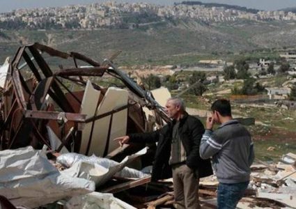 الاحتلال يهدم منشأتين تجاريتين في بزاريا شمال نابلس