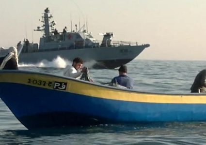 بحرية الاحتلال تستهدف الصيادين شمال قطاع غزة