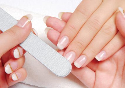 أسباب ضعف وتكسر الأظافر